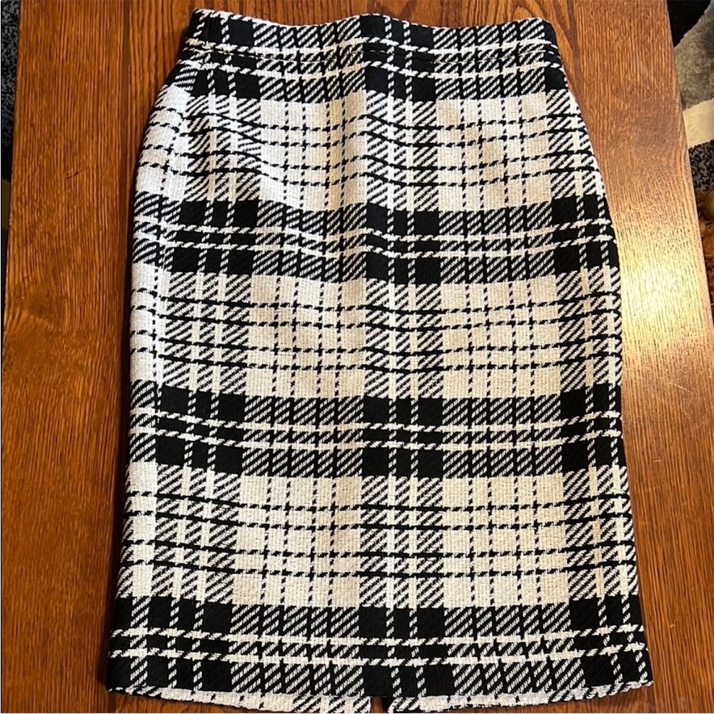 Talbots | NWT Women’s Size 4 Classic Black and White Plaid Skirt
